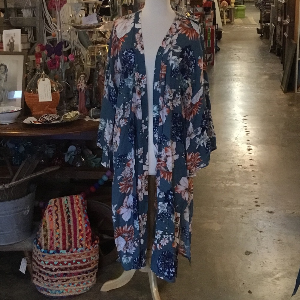 0262 Kori America Floral Duster; EUC size L